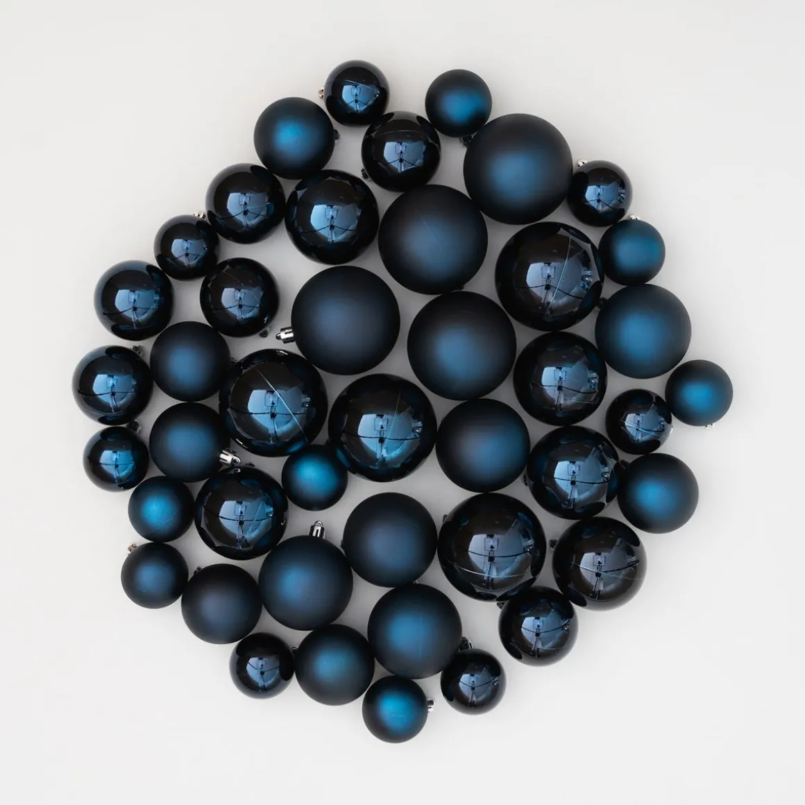 44 Dark Blue Christmas Baubles In Storage Tube