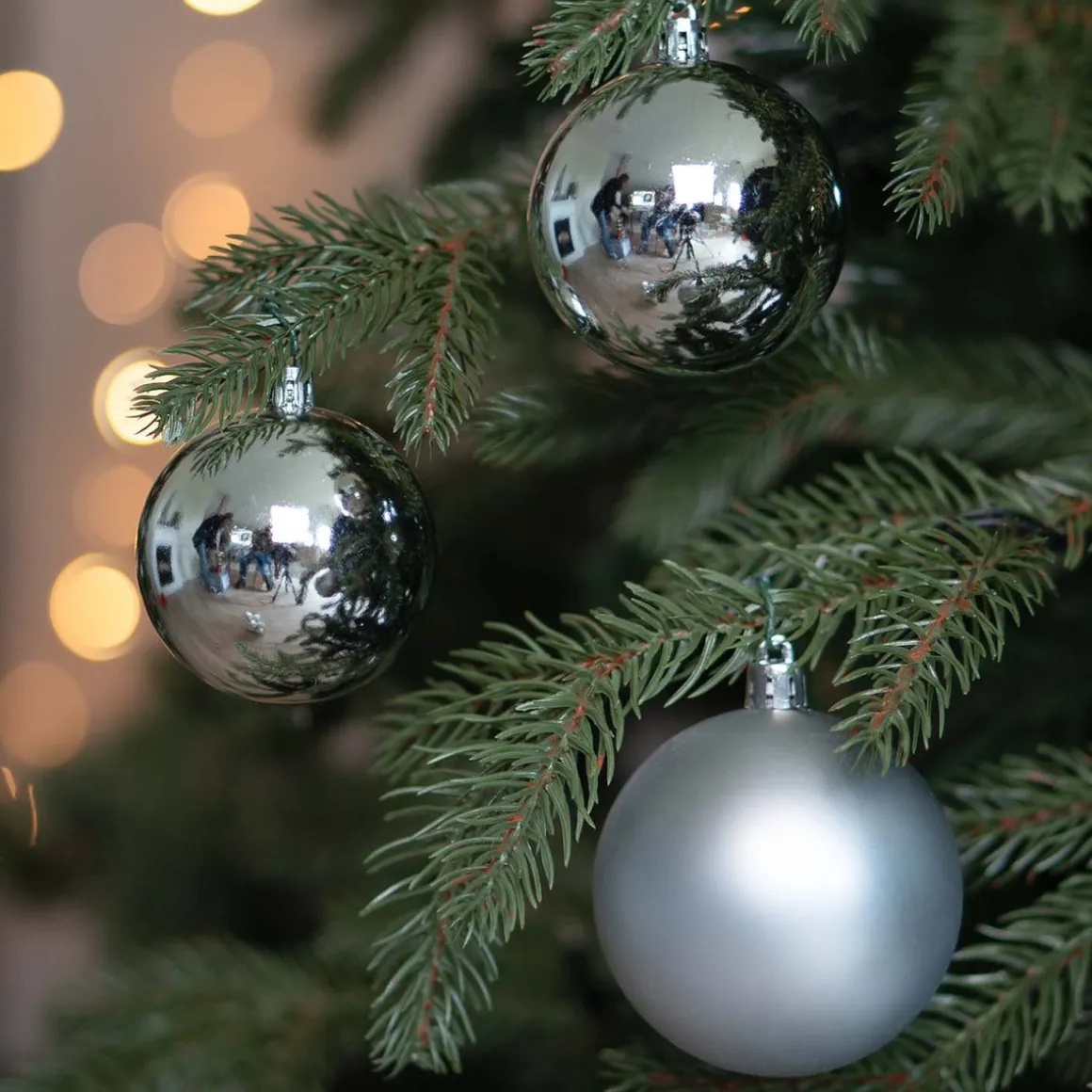 12 Shatterproof Christmas Baubles Silver 7 Cm