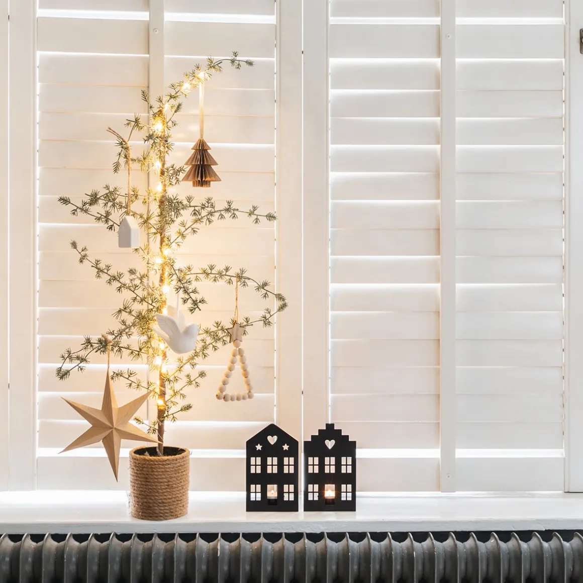 Black House With Tealight Holder