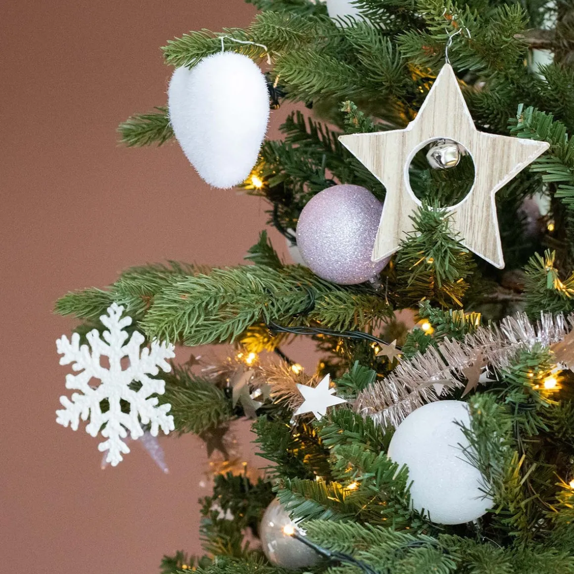 Christmas Tree Bundle Romantic 140 Pieces