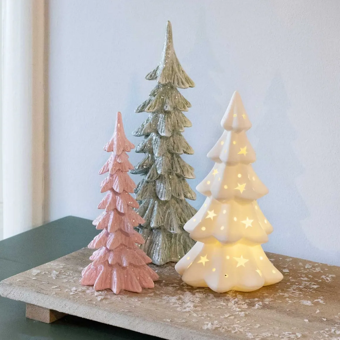 Christmas Tree Porcelain 22 Cm White LED