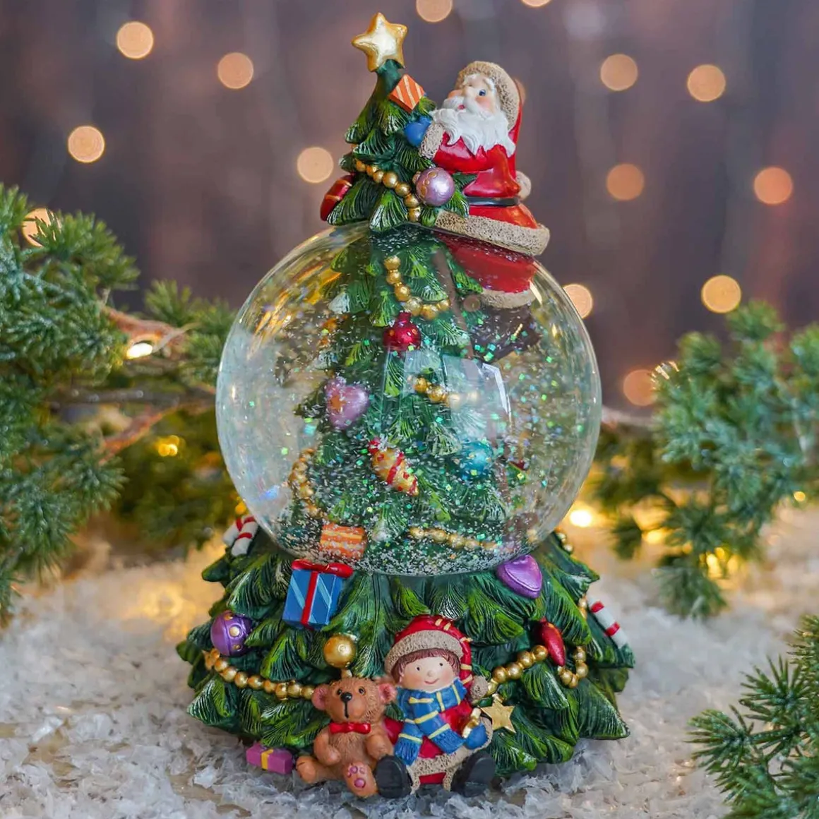 Christmas Tree With Snow Globe | Music | ⌀9cm | 19cm Tall
