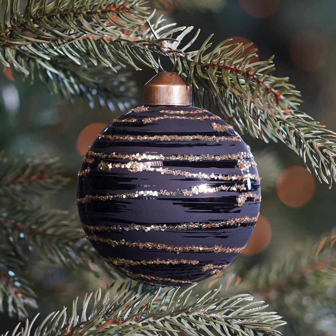 Elegant Glass Christmas Bauble With Fine Lines 8cm Black-Champagne