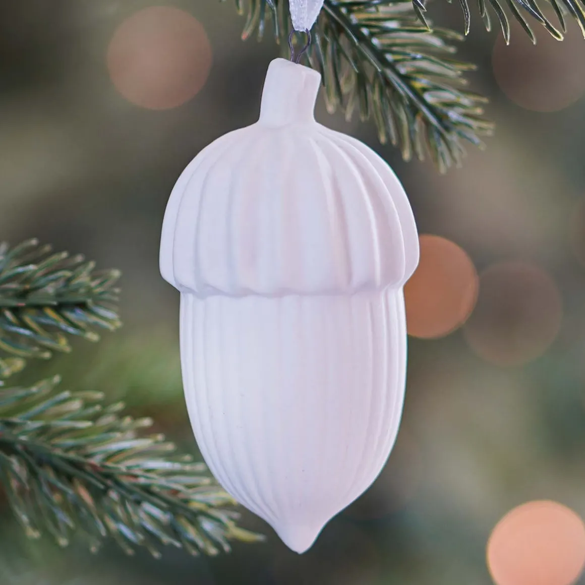 Hanger Acorn Porcelain 4 Cm White