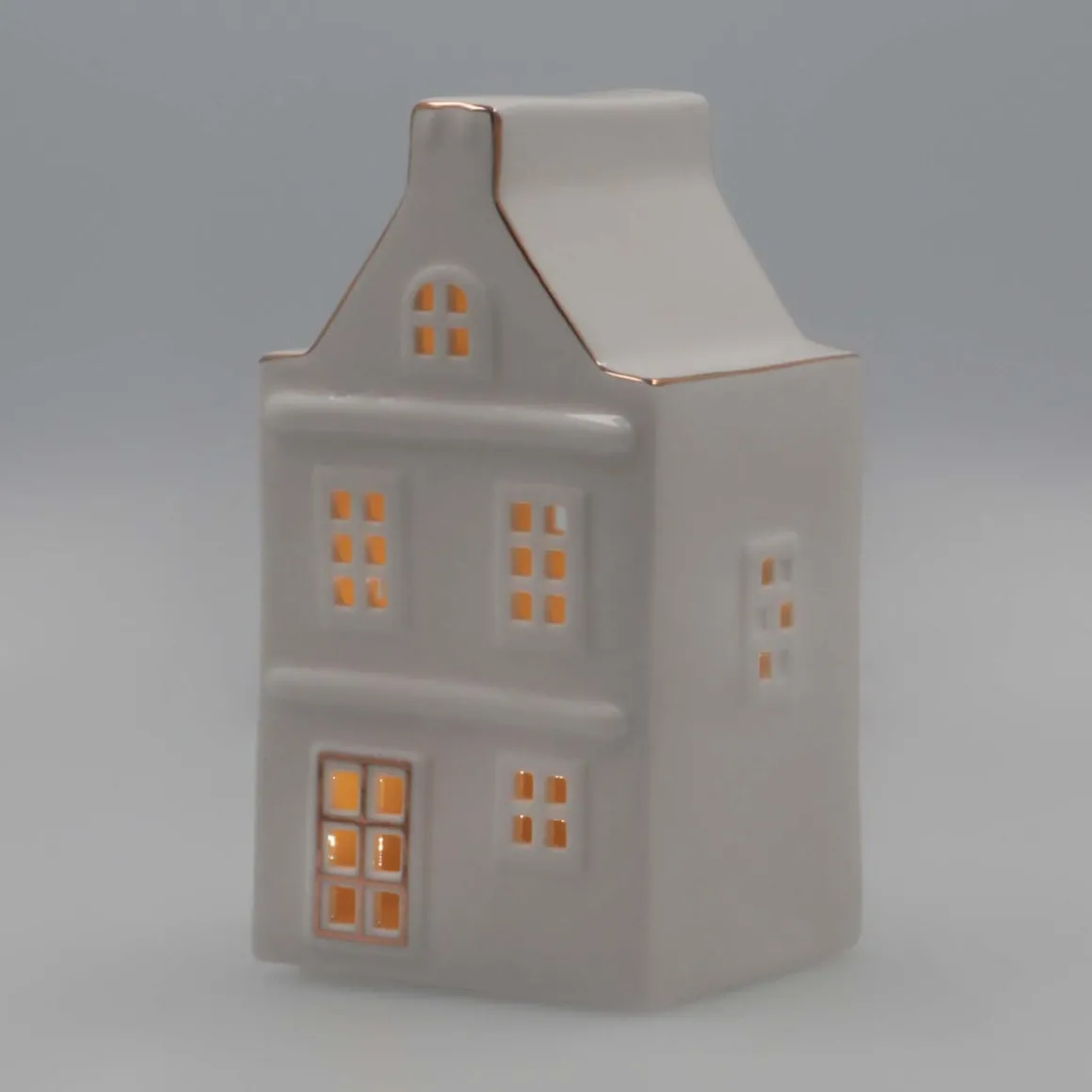 Miniature House | Porcelain | LED Lighting | 17cm
