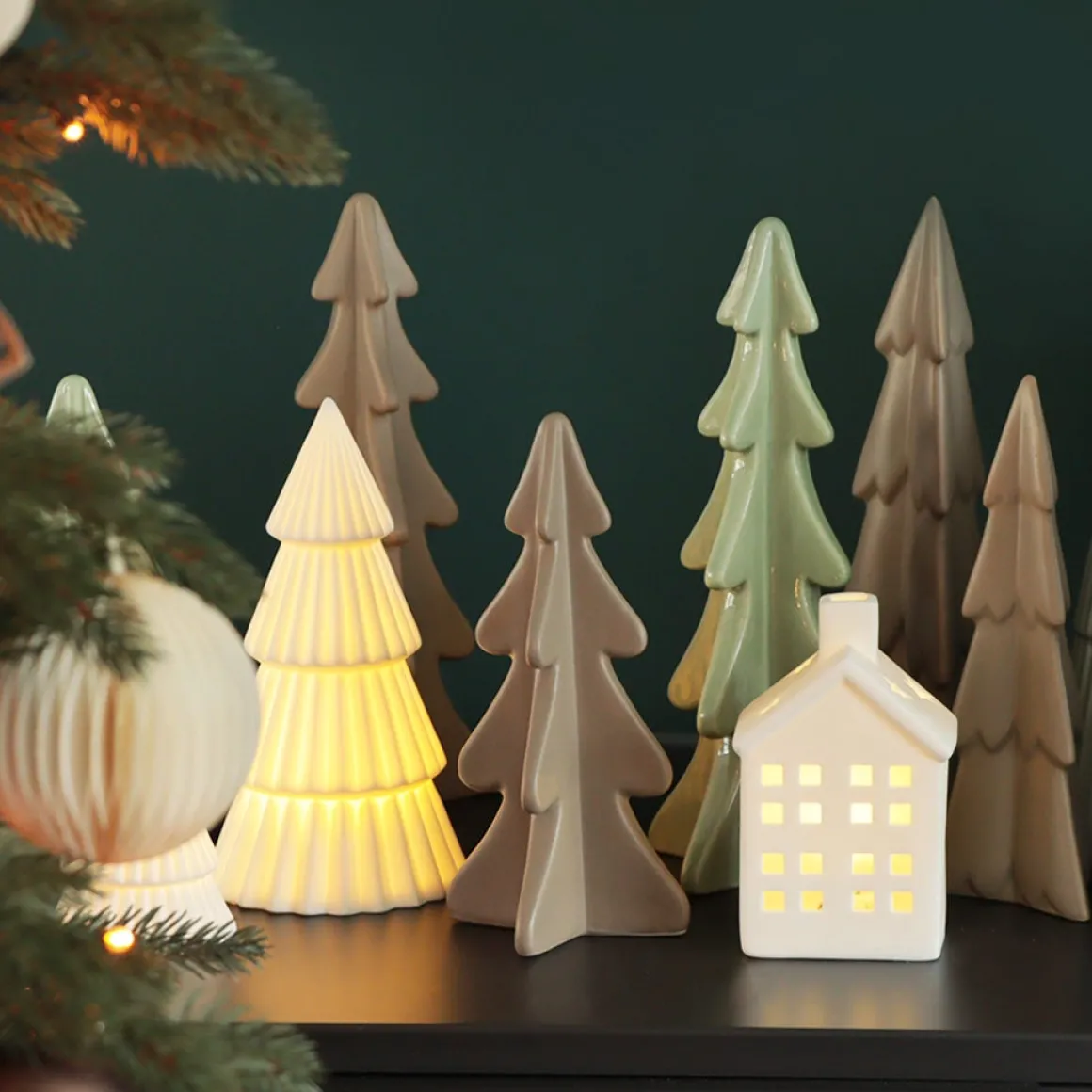 Porcelain Christmas Tree With LED | White | 20 Cm