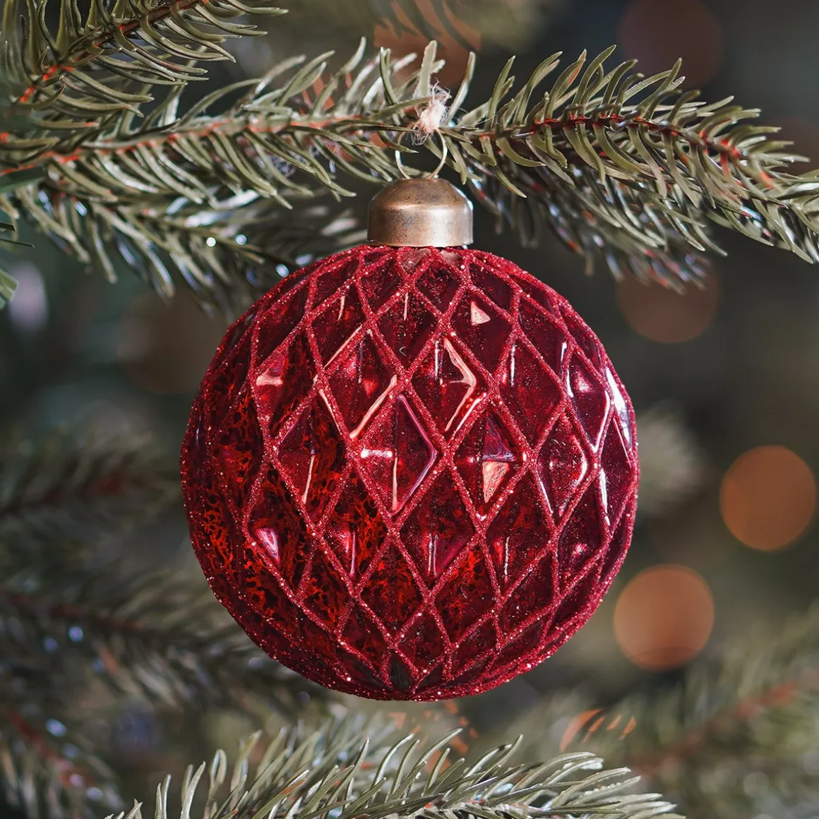 Red Crackle Christmas Bauble With Relief And Glitters