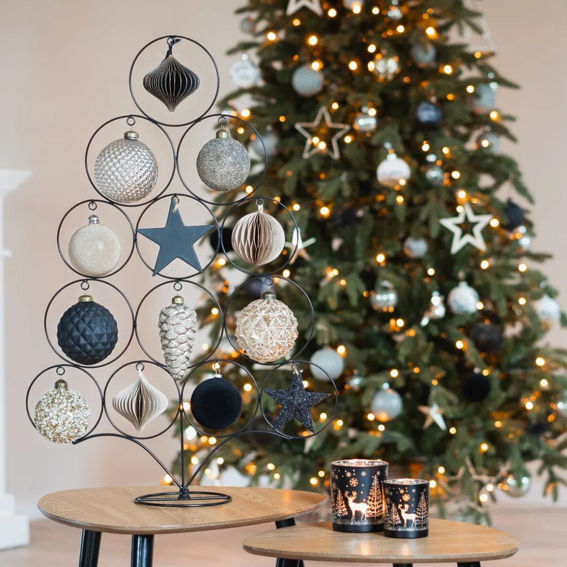 Shatterproof Velvet Black Bauble 8cm