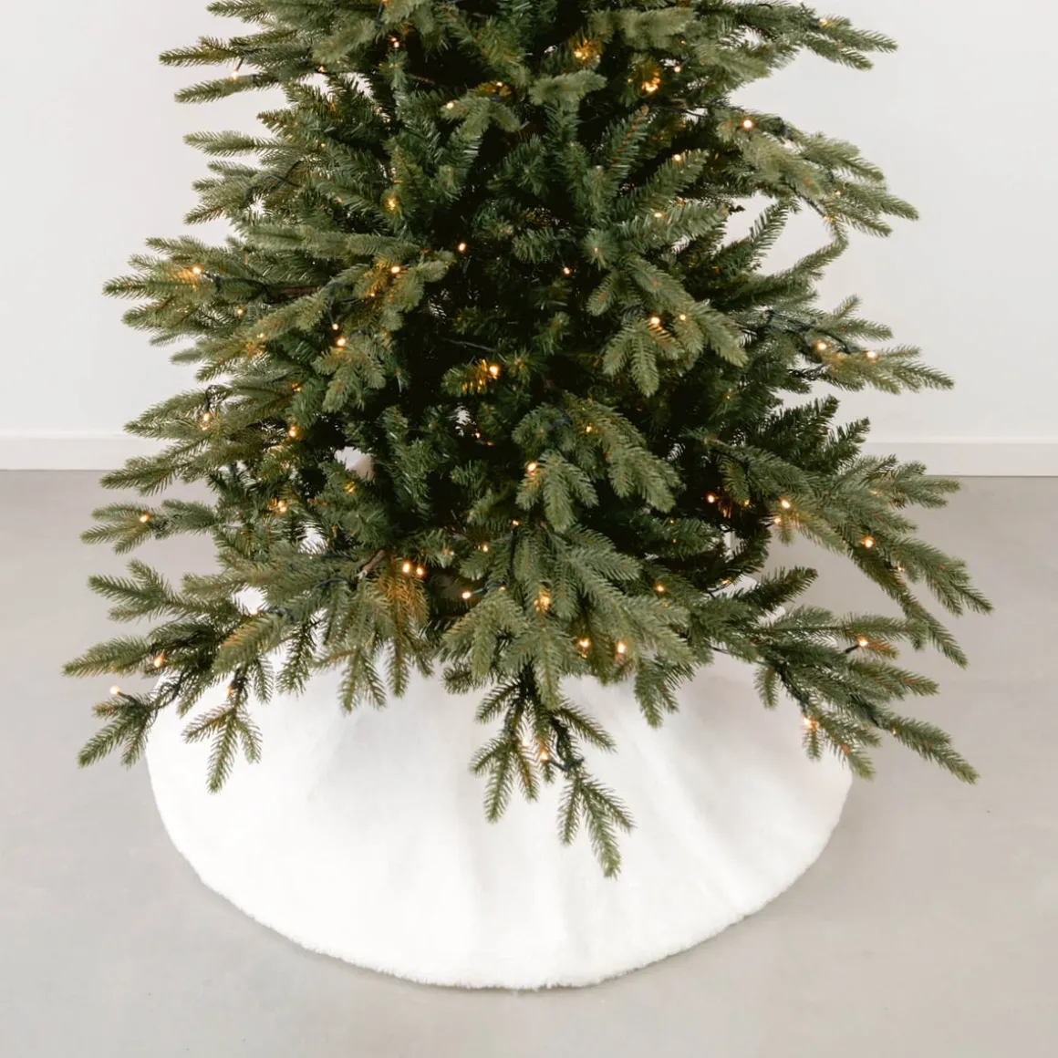Tree Skirt 110cm White